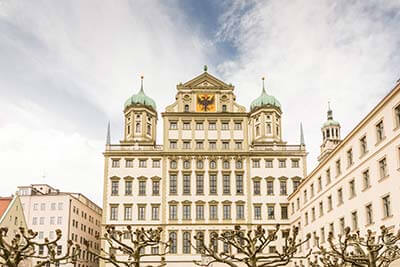 Monteurzimmer in Augsburg - Augsburger Rathaus