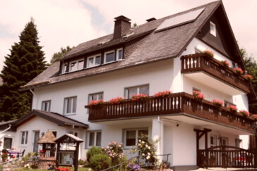 Monteurzimmer in Winterberg-Grönebach - Ferienwohnung am Südhang