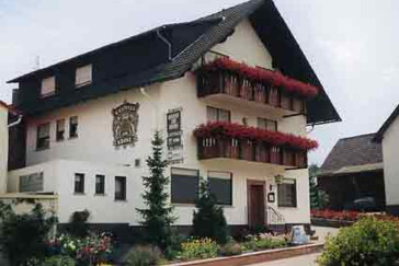 Monteurzimmer in Hilders -Simmershausen - Gasthaus Zur Krone