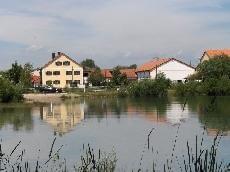 Badesee direkt am Gästehaus