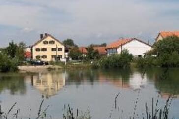 Badesee direkt am Gästehaus