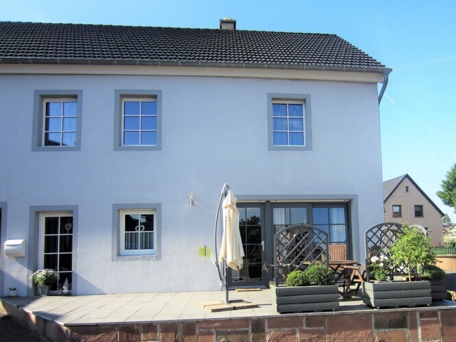 Eingang und Terrasse