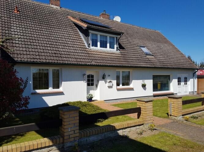 Hausansicht vom Parkplatz