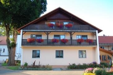 Monteurzimmer in Titting - Gasthaus/Pension Zur Linde  