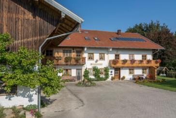 Monteurzimmer in Kienberg - Ferienwohnung Brüglhuberhof am Chiemsee