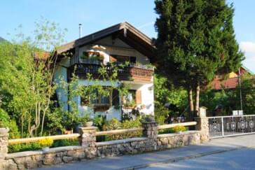 Monteurzimmer in Aschau / Sachrang - Ferienwohnung Jennerwein1 km bis Grenze Österreich