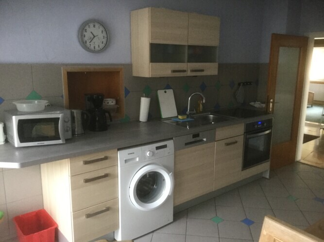 Küche mit Waschmascjine