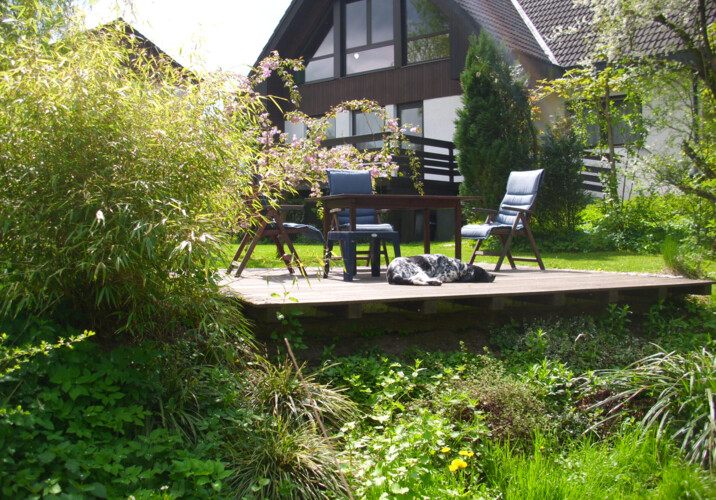 Große Holzterrasse