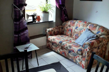 Sitzecke mit (Schlaf) Couch