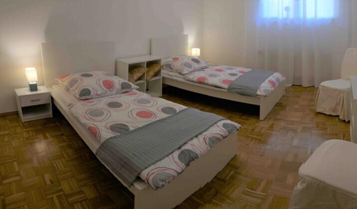 Monteurzimmer: 3-Zimmer-Wohnung mit großer Küche und 2 ...
