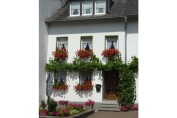 Monteurzimmer in Osann-Monzel - Ferienhaus Marlene  2 - 7  Personen / Bernkastel-Wittlich, Morbach, Trier