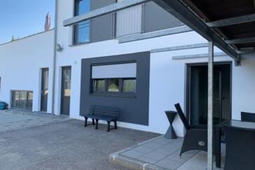 Parkmöglichkeiten vorm Haus