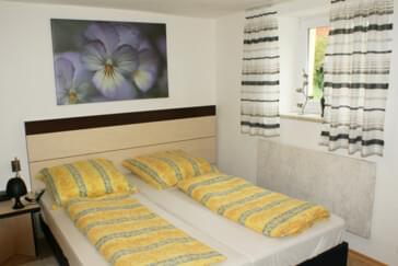 Monteurzimmer in Duggendorf - Ferienhaus Benedikt -FeWo a. Fischerhof