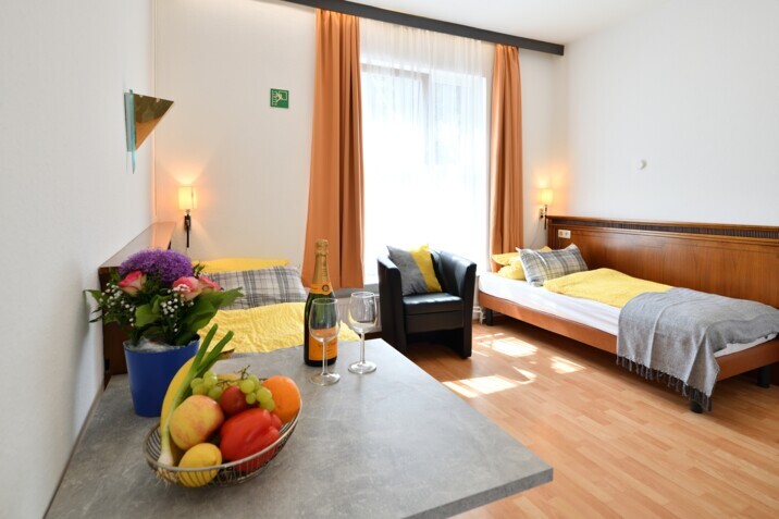 Studio mit zwei Einzelbetten