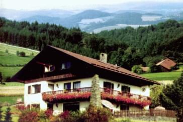 Monteurzimmer in Deggendorf - Haus Schau ins Land