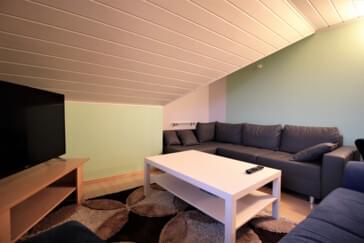 gemütliches Wohnzimmer inkl TV
