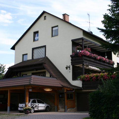 Monteurzimmer in Leutenbach, Oberfranken - Ferienwohnung Beim Franz