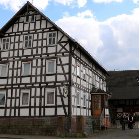 Monteurzimmer in Kirchhain - Pension Tiroler Stuben