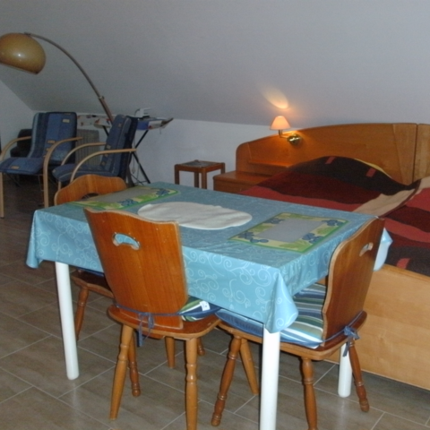 Monteurzimmer in Elze - Möbl.1Zimmer Wohnung DG ruhig