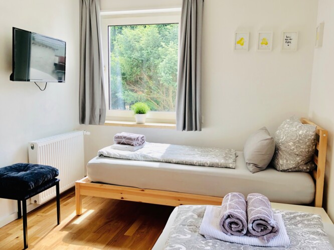 Schlafzimmer 1