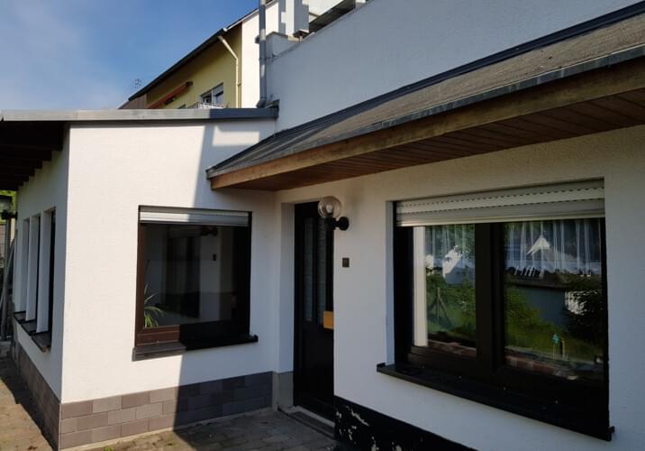 Eingang mit Terrasse