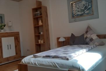 Monteurzimmer in Regensburg - Artmanns Ferien-/Monteurswohnung - Sil.artmann@t-online.de