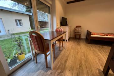 Eingang-Garten mit Terrasse 