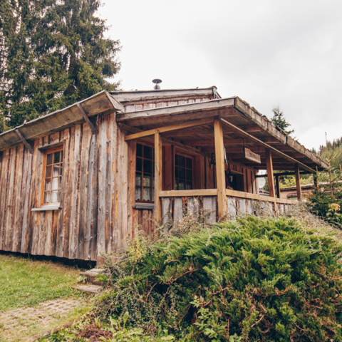 Monteurzimmer in Manebach - Bungalows und Ferienhäuser im Naturcamp Meyersgrund