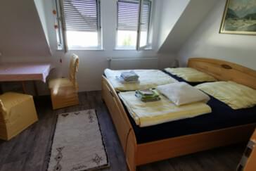 Monteurzimmer in Kulmbach - Einfaches sep. DG-Zimmer  