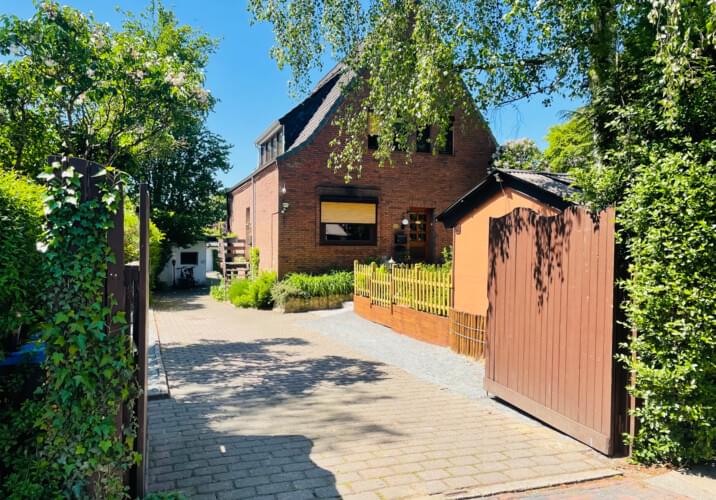 Stadtvillasilke Einfahrt