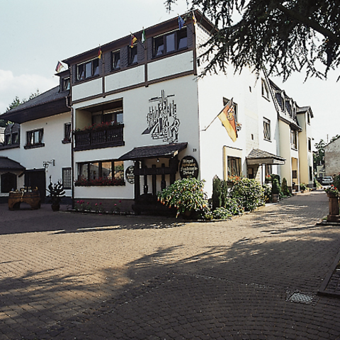 Monteurzimmer in Longuich - Alte Burg Longuich