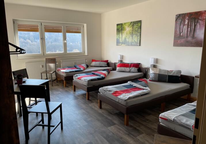 Vierbettzimmer mit Balkon