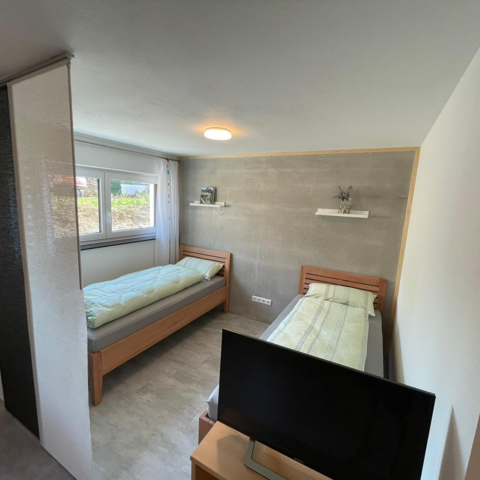 Monteurzimmer in Nehren - Moderne Ferienwohnung Nehren (TÜ, RT, HCH)