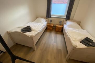 Privatzimmer in Emden - Großes Ferienhaus in Emden / voll ausgestattet mit vier Parkplätze