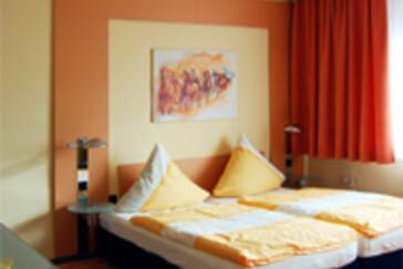 Monteurzimmer in Sangerhausen - Restaurant & Pension "Rüssel - Pub"