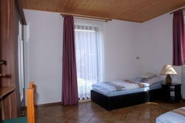 Monteurzimmer in Regenstauf-Karlstein - Haus Bilz