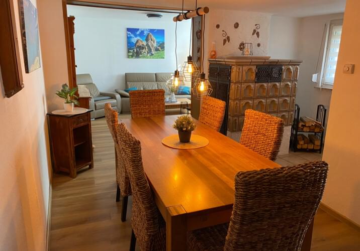 Essbereich mit Kamin