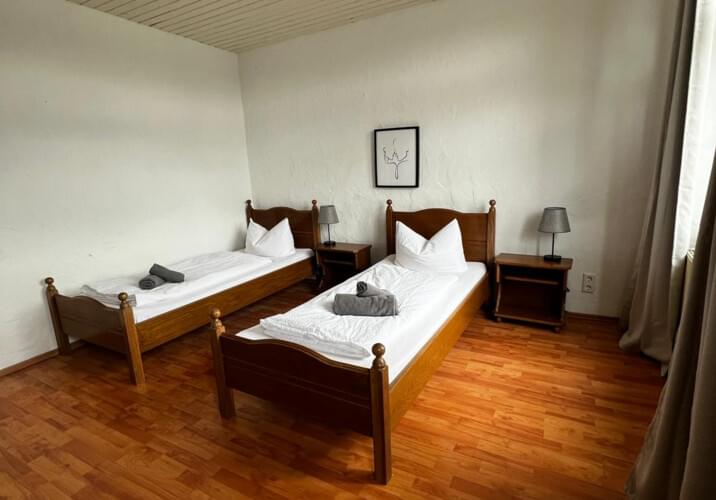 Mainstr. 30 Schlafzimmer 1/2