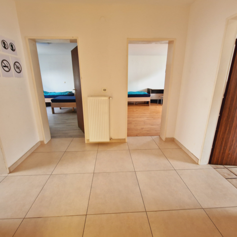 Monteurzimmer in Longen - Monteurwohnungen Raum Trier / Kenn / Föhren - Einzelbetten ✓ Parkplatz ✓ Waschmaschine ✓ WLAN ✓