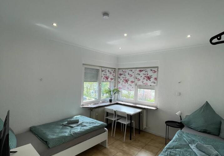 Schlafzimmer mit zwei Betten