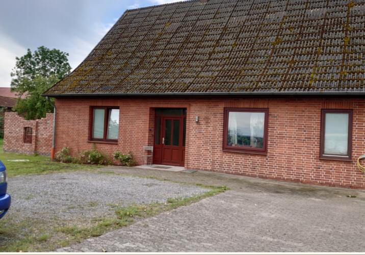 Hausansicht Eingang Fe-Wo