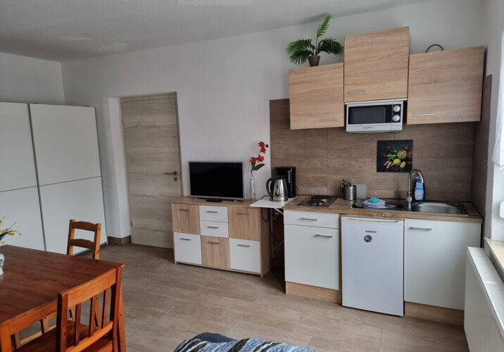 Zimmer mit kleiner Küche 