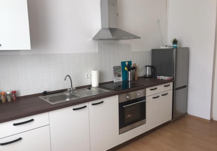 Bsp. Einzelzimmer mit Möbel