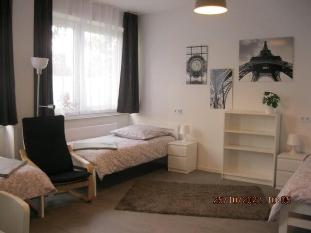 Wohnungen/Zimmer versch. Größe