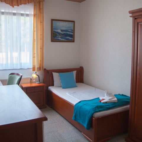 Monteurzimmer in Ramstein-Miesenbach - Hotel Atlantis