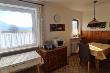 Monteurzimmer in Grassau - Komfortwohnung für Monteure mit Wohnküche und Terrasse