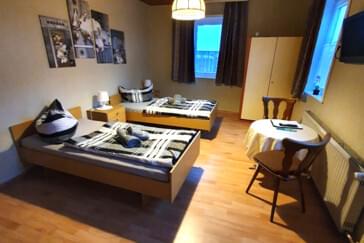 Zweibettzimmer mit SAT-TV und 