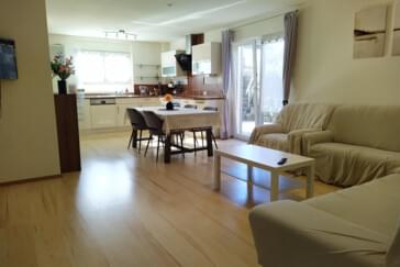 Wohn-, Esszimmer, Küche