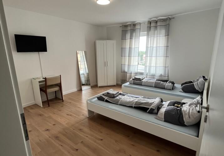 Schlafzimmer mit Smart TV