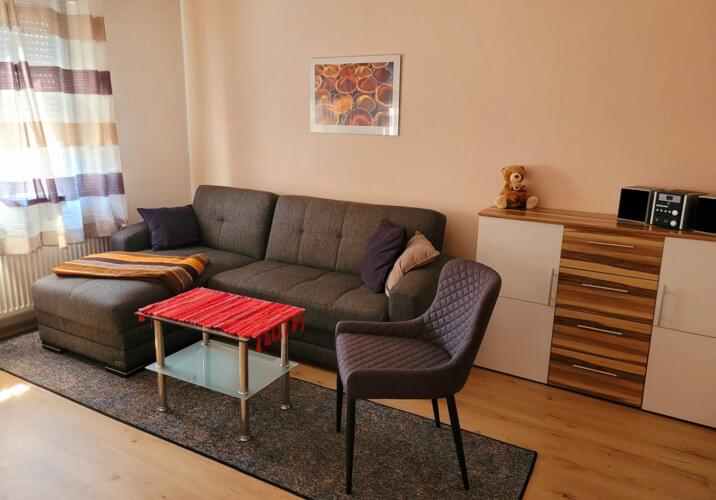 Wohnbereich mit Fernseher